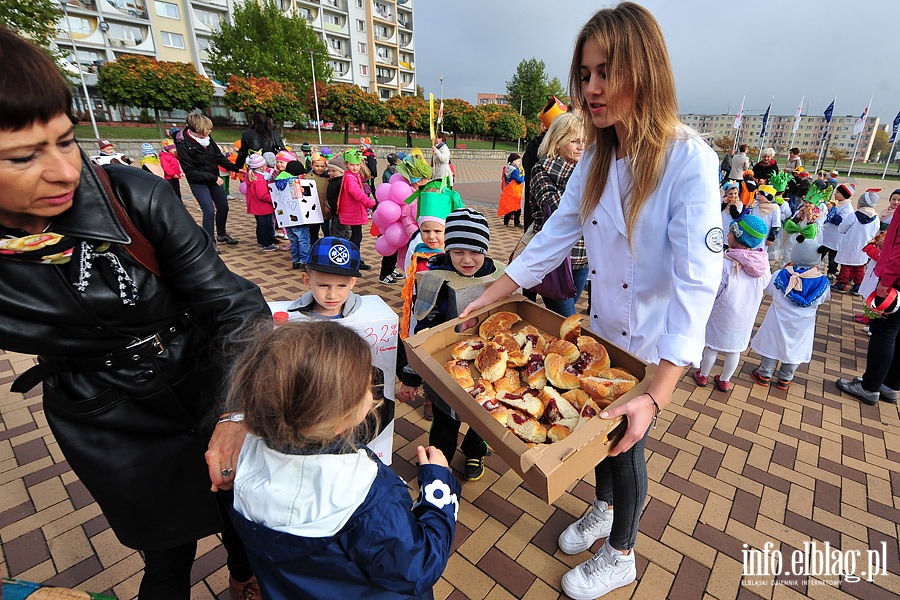 Manifestacja szkolna przeciw marnowaniu produktw spoywczych, fot. 78