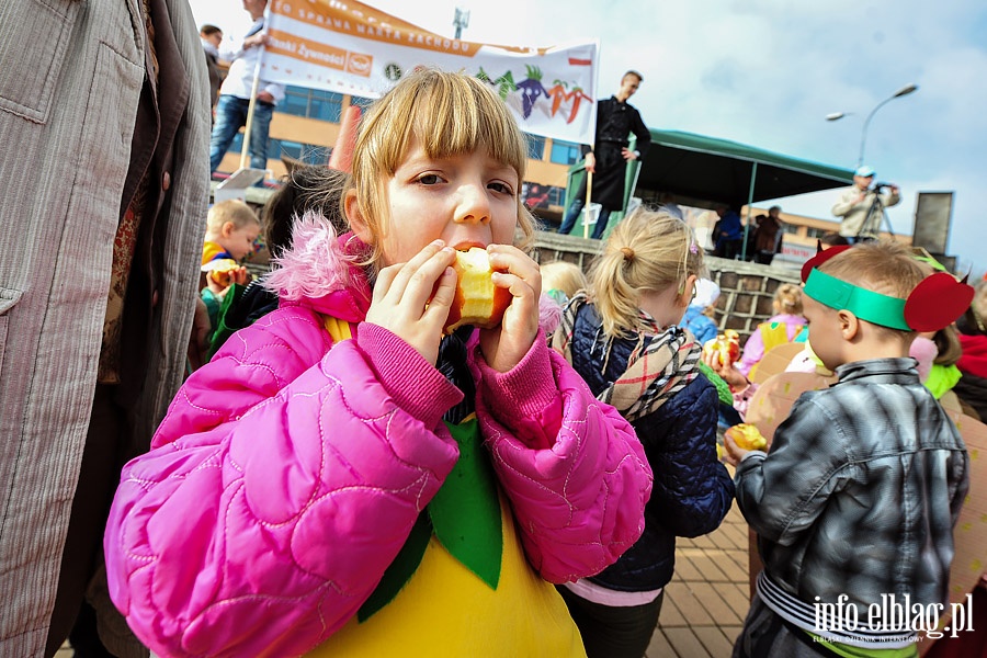 Manifestacja szkolna przeciw marnowaniu produktów spożywczych, fot. 88