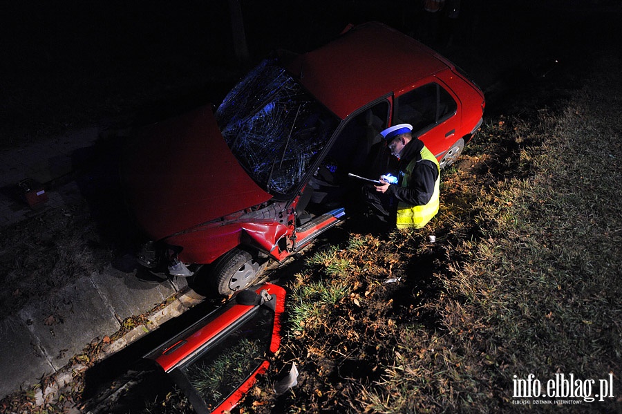 Kazimierzowo - zderzenie peugeot 406 z peugeot 306, fot. 14