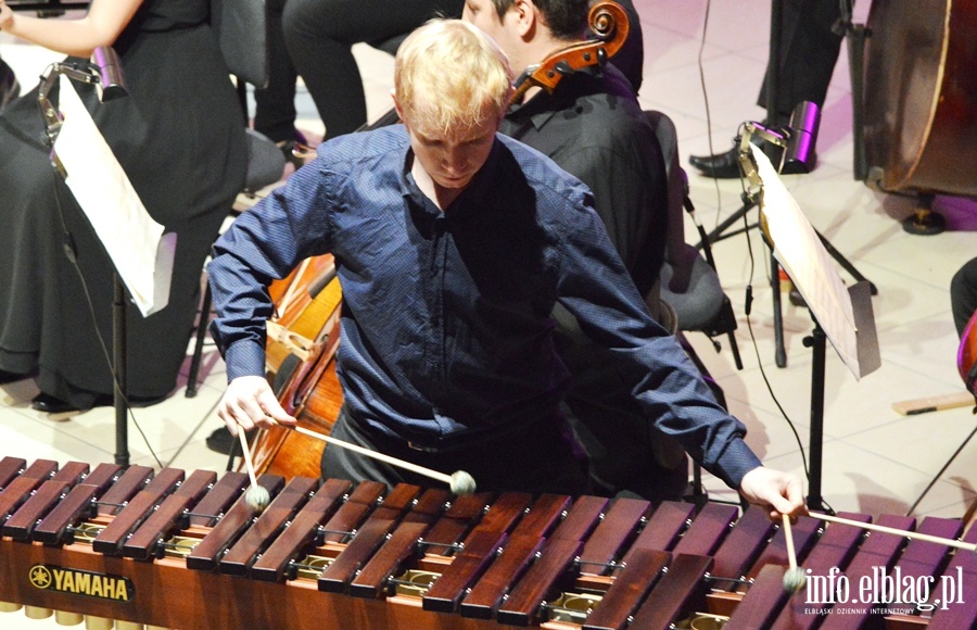 Koncert mistrza marimby, Radosława Szarka z EOK pod batutą Roberta Kabary, fot. 24