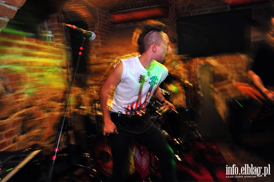 Koncert Pub Sąsiedzi -  Trzynasta w Samo Południe, fot. 1