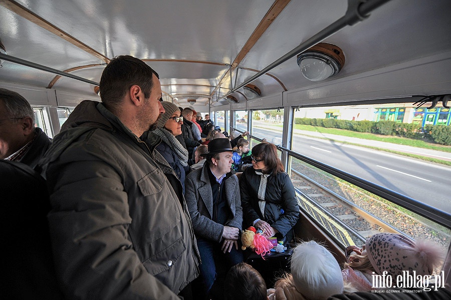W zabytkowej "ence" poznawali bogat histori elblskich tramwajw, fot. 4