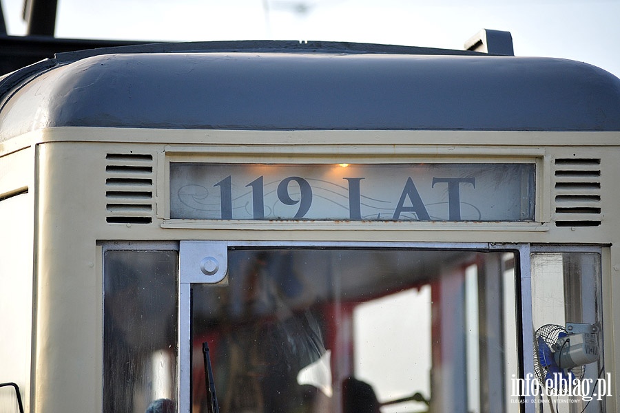 W zabytkowej "ence" poznawali bogat histori elblskich tramwajw, fot. 33