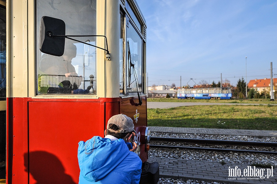 W zabytkowej "ence" poznawali bogat histori elblskich tramwajw, fot. 41