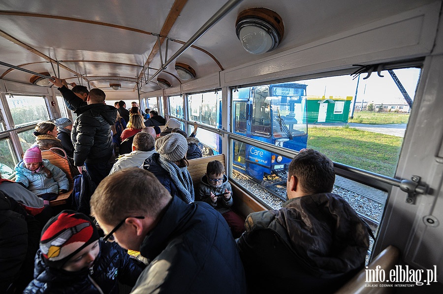 W zabytkowej "ence" poznawali bogat histori elblskich tramwajw, fot. 43