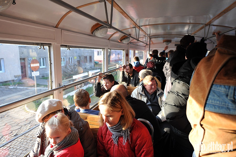 W zabytkowej "ence" poznawali bogat histori elblskich tramwajw, fot. 44