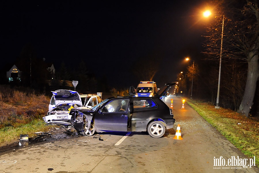 Czoowe zderzenie samochodw osobowych Opel Vectra i VW Golf, fot. 2