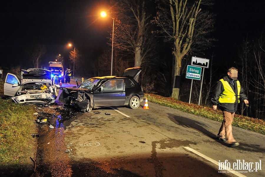 Czoowe zderzenie samochodw osobowych Opel Vectra i VW Golf, fot. 3