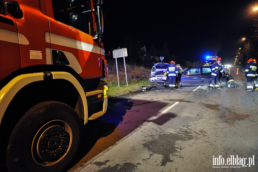 Czoowe zderzenie samochodw osobowych Opel Vectra i VW Golf, fot. 16