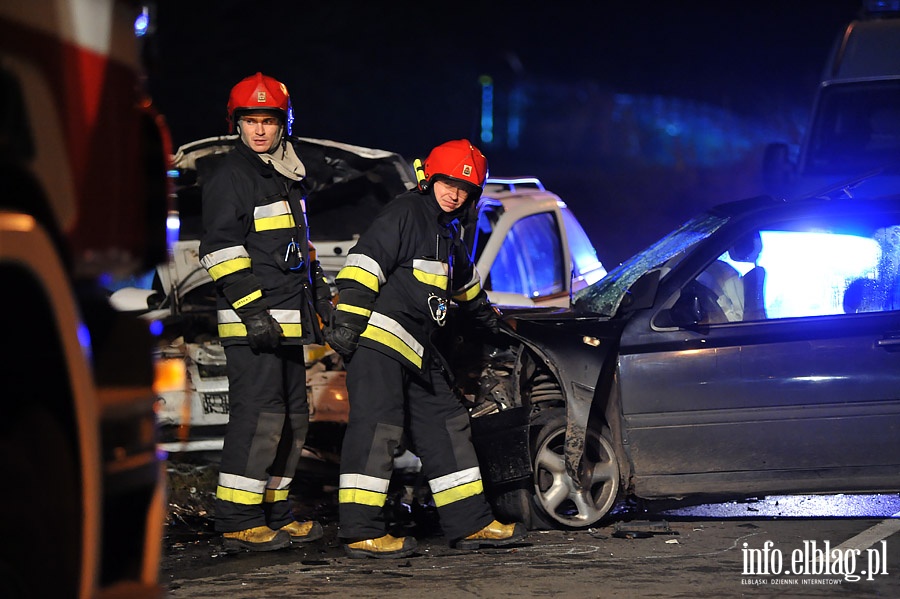 Czoowe zderzenie samochodw osobowych Opel Vectra i VW Golf, fot. 18