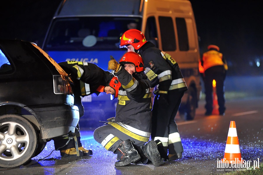 Czoowe zderzenie samochodw osobowych Opel Vectra i VW Golf, fot. 19