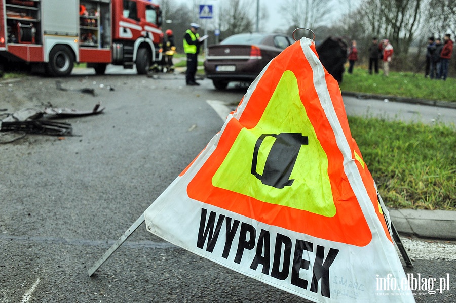 Zderzenie czoowe samochodu Opel z ciarwk MAN na Modrzewinie, fot. 3