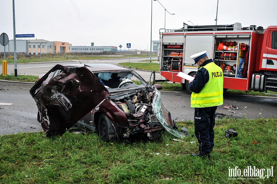 Zderzenie czoowe samochodu Opel z ciarwk MAN na Modrzewinie, fot. 5