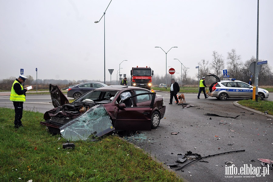 Zderzenie czoowe samochodu Opel z ciarwk MAN na Modrzewinie, fot. 7