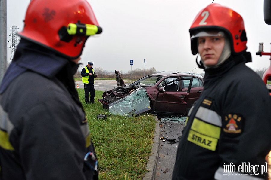 Zderzenie czoowe samochodu Opel z ciarwk MAN na Modrzewinie, fot. 8