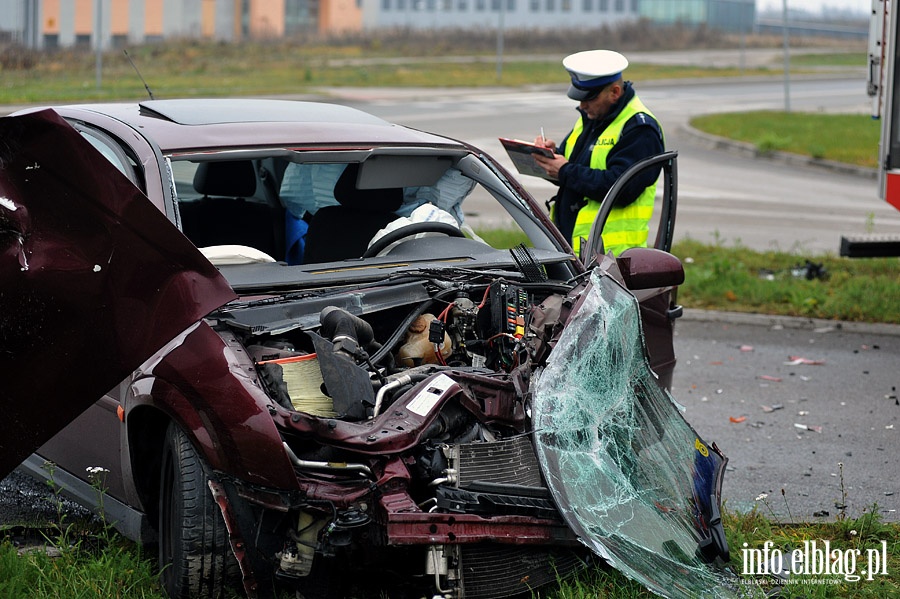 Zderzenie czoowe samochodu Opel z ciarwk MAN na Modrzewinie, fot. 10