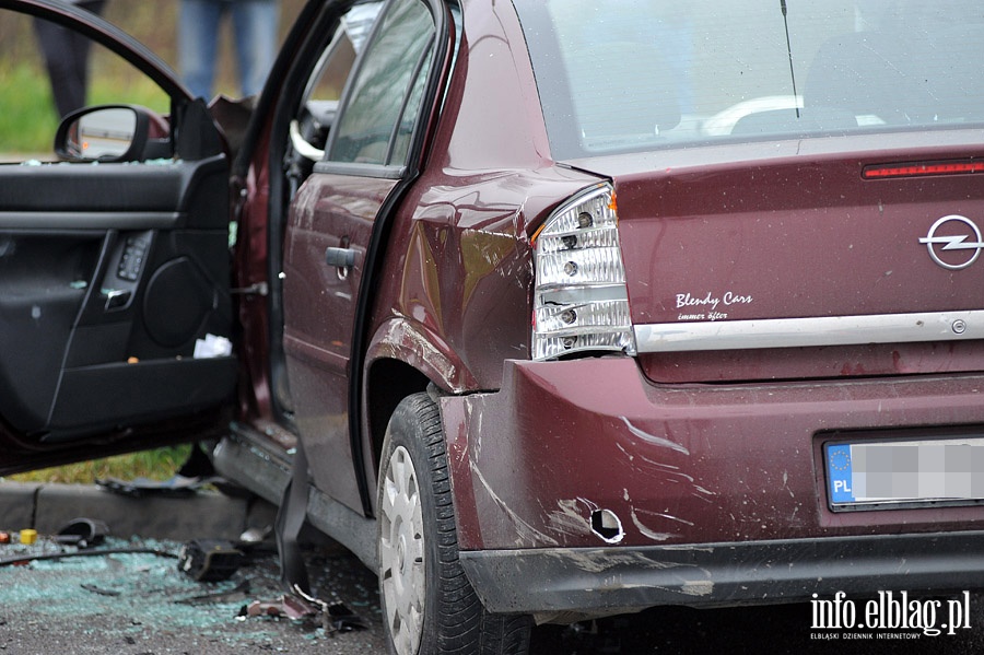 Zderzenie czoowe samochodu Opel z ciarwk MAN na Modrzewinie, fot. 18