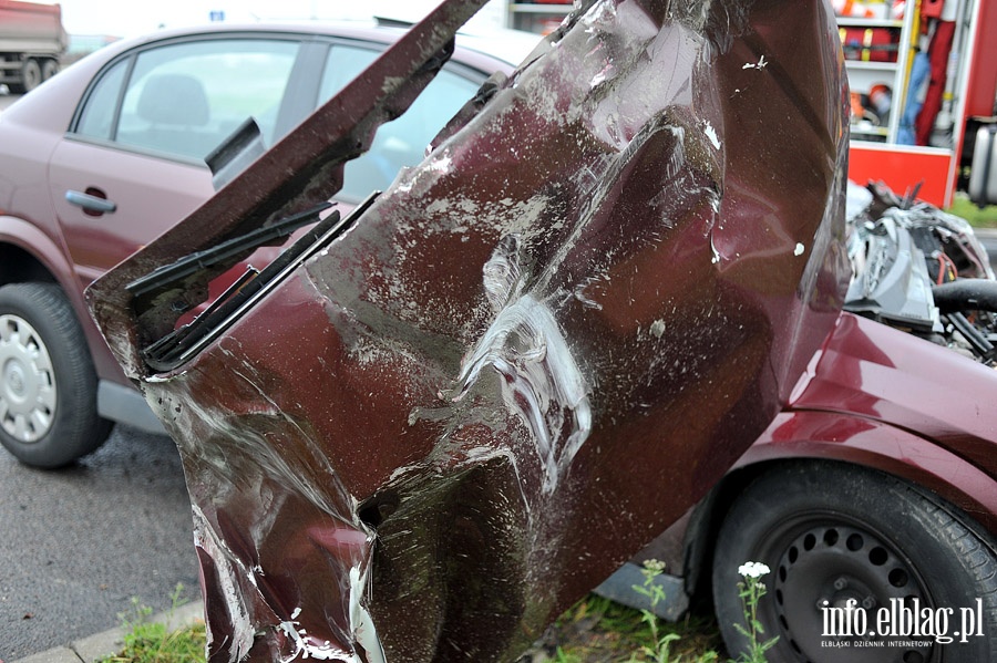 Zderzenie czoowe samochodu Opel z ciarwk MAN na Modrzewinie, fot. 27