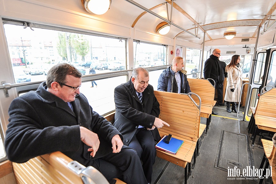 Konferencja prasowa prezydenta Jerzego Wilka w zabytkowym tramwaju typu N5, fot. 4