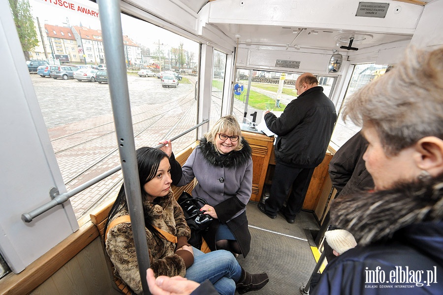 Konferencja prasowa prezydenta Jerzego Wilka w zabytkowym tramwaju typu N5, fot. 17