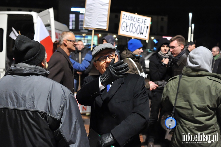 Elblnie wyszli na ulic protestujc przeciwko faszerstwom wyborczym, fot. 3