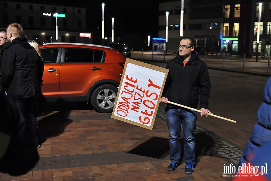 Elblnie wyszli na ulic protestujc przeciwko faszerstwom wyborczym, fot. 9