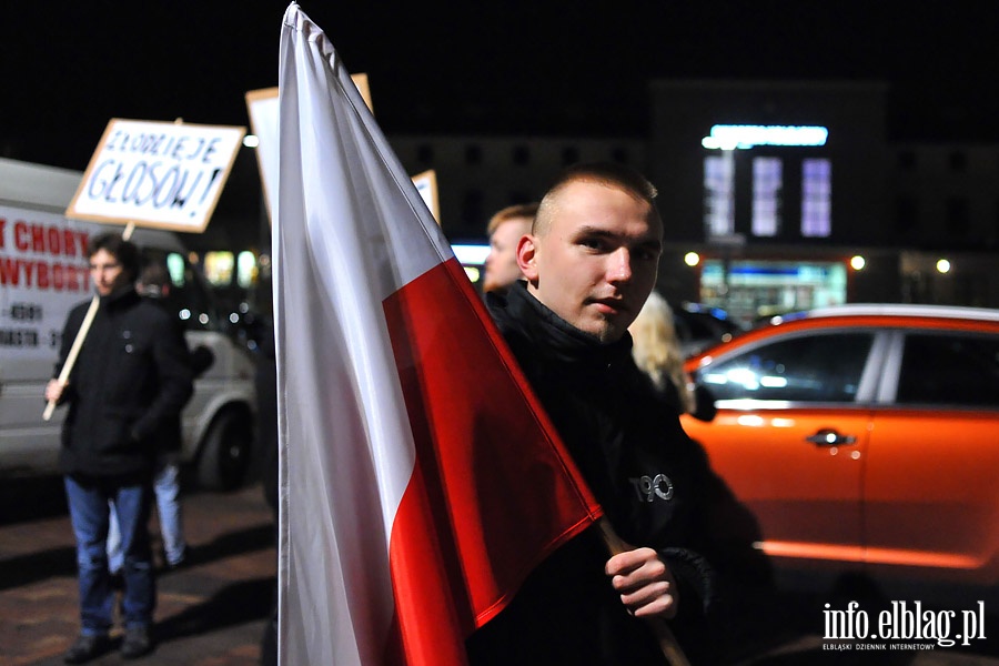 Elblnie wyszli na ulic protestujc przeciwko faszerstwom wyborczym, fot. 10