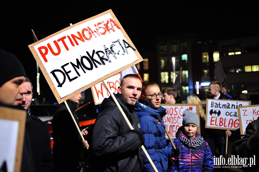 Elblążnie wyszli na ulicę protestując przeciwko fałszerstwom wyborczym, fot. 23