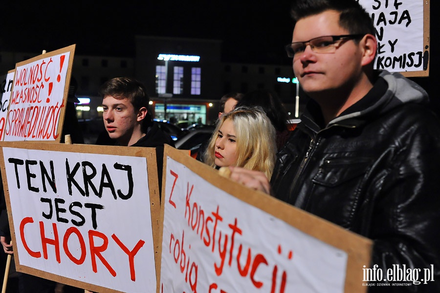 Elblnie wyszli na ulic protestujc przeciwko faszerstwom wyborczym, fot. 39