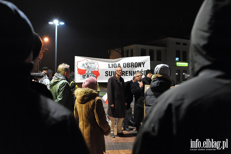 Elblążnie wyszli na ulicę protestując przeciwko fałszerstwom wyborczym, fot. 40