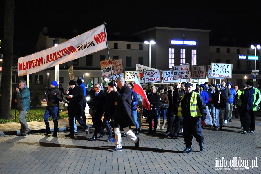 Elblnie wyszli na ulic protestujc przeciwko faszerstwom wyborczym, fot. 44