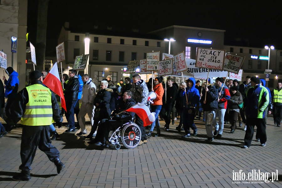 Elblnie wyszli na ulic protestujc przeciwko faszerstwom wyborczym, fot. 45