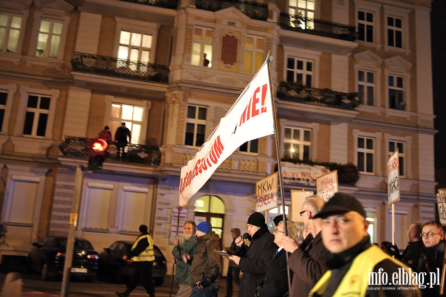 Elblnie wyszli na ulic protestujc przeciwko faszerstwom wyborczym, fot. 48