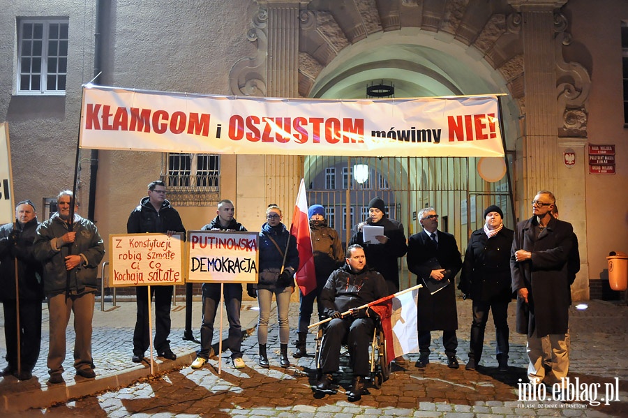 Elblnie wyszli na ulic protestujc przeciwko faszerstwom wyborczym, fot. 69