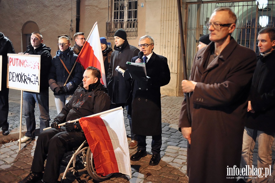 Elblążnie wyszli na ulicę protestując przeciwko fałszerstwom wyborczym, fot. 72