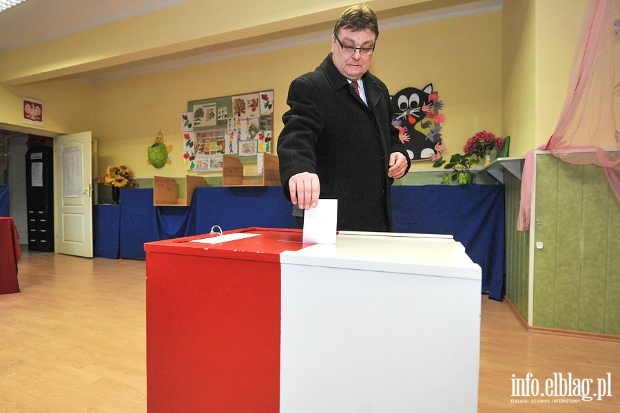 Kandydaci na prezydenta Witold Wrblewski i Jerzy Wilk podczas gosowania , fot. 23