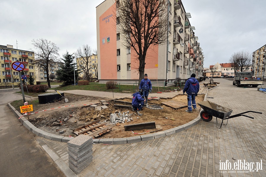 Budowa miejsc parkingowych przy ul.Gwiezdnej, fot. 16