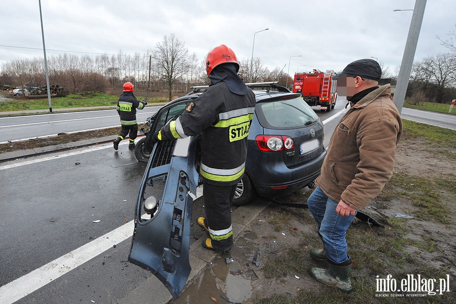 Kolizja w Kazimierzowie z udziaem VW Golf Plus i VW Transporter, fot. 1