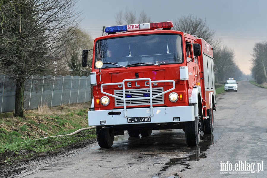 Raczki Elbląskie - pożar zakładu produkcji świec RAK, fot. 48
