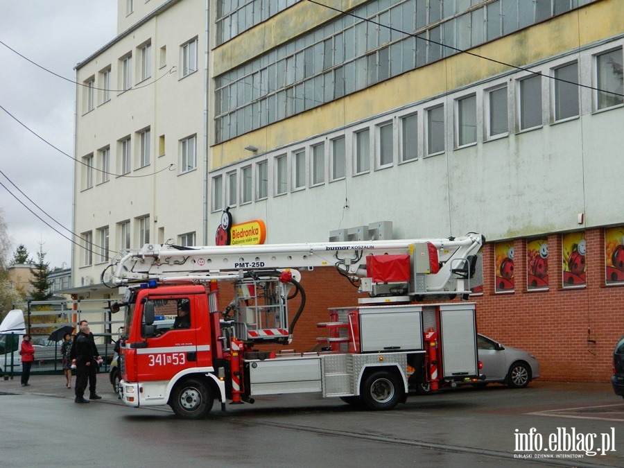 Stra usuwa uszkodzon rynn, fot. 2