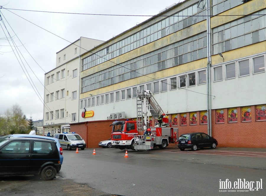 Stra usuwa uszkodzon rynn, fot. 13