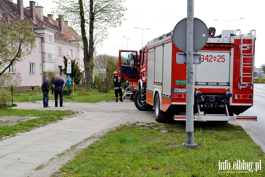 Grunwaldzka: poar w mieszkaniu. Jedna osoba w szpitalu, fot. 1