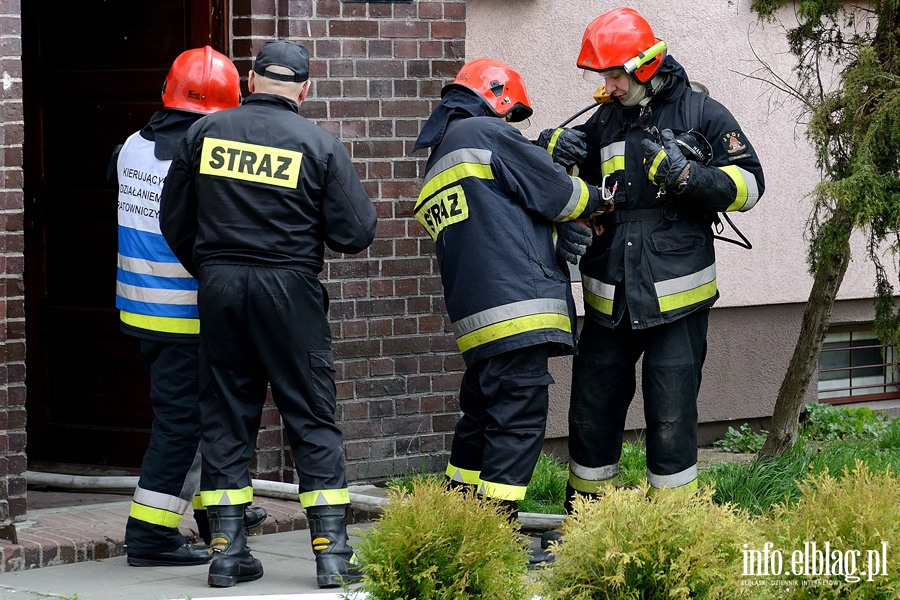 Grunwaldzka: pożar w mieszkaniu. Jedna osoba w szpitalu, fot. 2