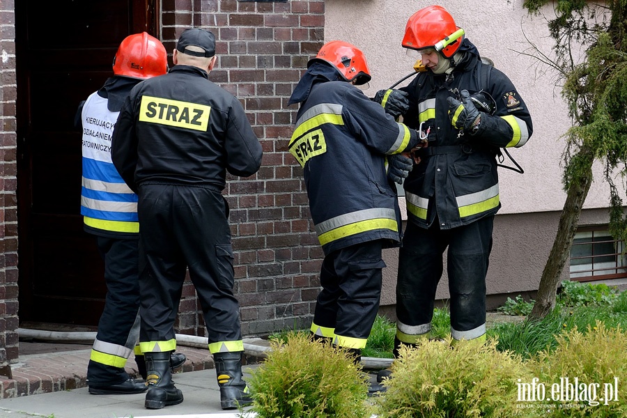 Grunwaldzka: poar w mieszkaniu. Jedna osoba w szpitalu, fot. 2