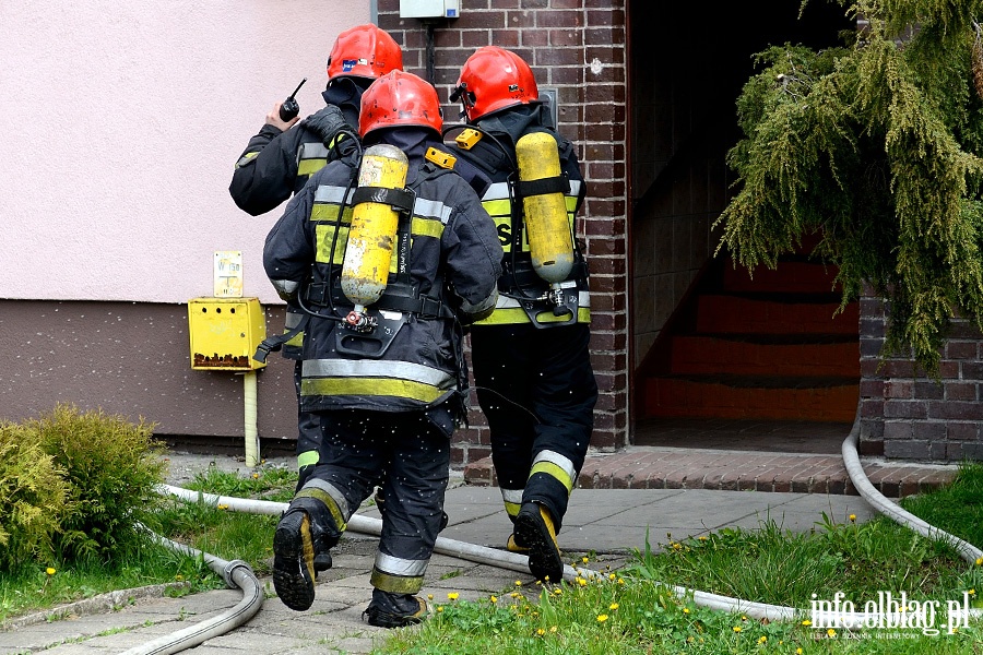 Grunwaldzka: poar w mieszkaniu. Jedna osoba w szpitalu, fot. 5