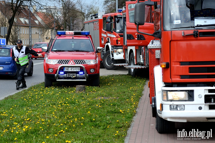 Grunwaldzka: pożar w mieszkaniu. Jedna osoba w szpitalu, fot. 7