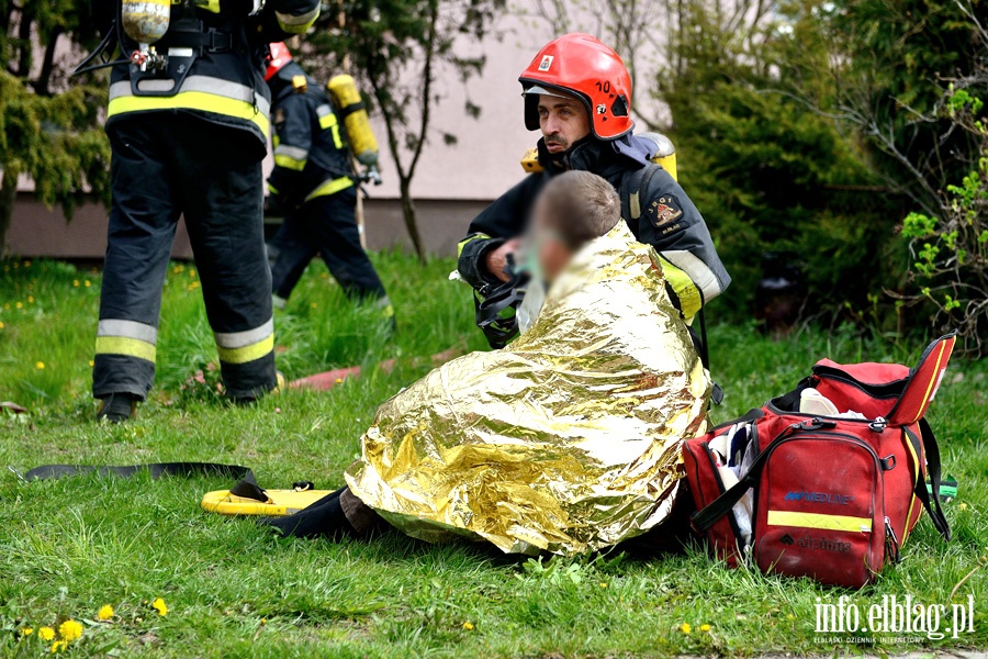 Grunwaldzka: poar w mieszkaniu. Jedna osoba w szpitalu, fot. 13