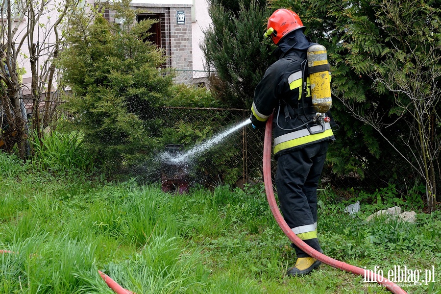Grunwaldzka: pożar w mieszkaniu. Jedna osoba w szpitalu, fot. 14