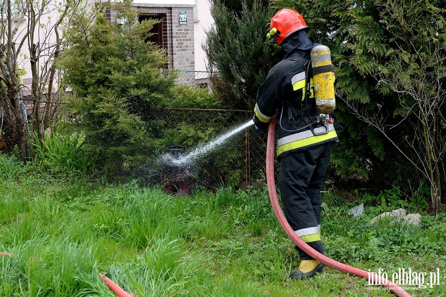 Grunwaldzka: poar w mieszkaniu. Jedna osoba w szpitalu, fot. 14