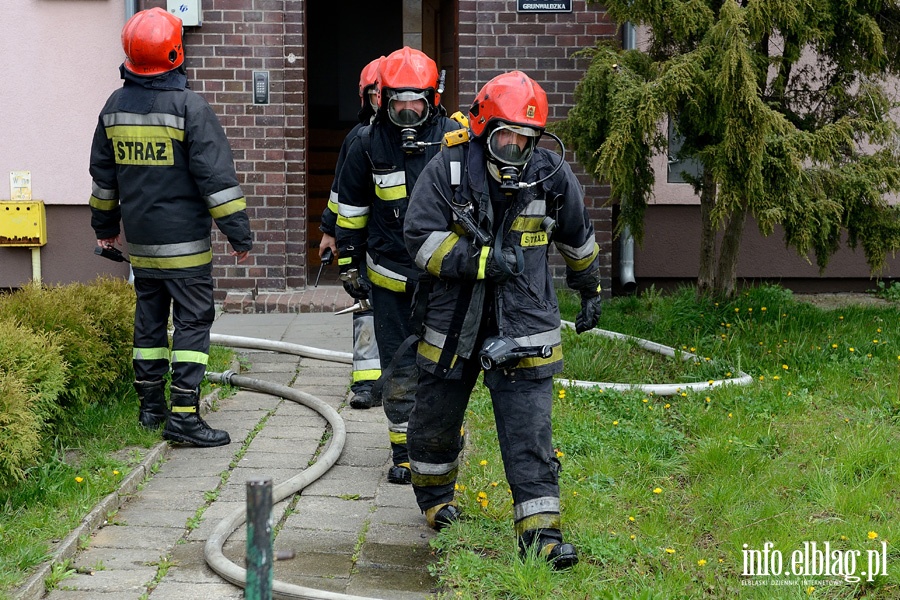 Grunwaldzka: poar w mieszkaniu. Jedna osoba w szpitalu, fot. 15